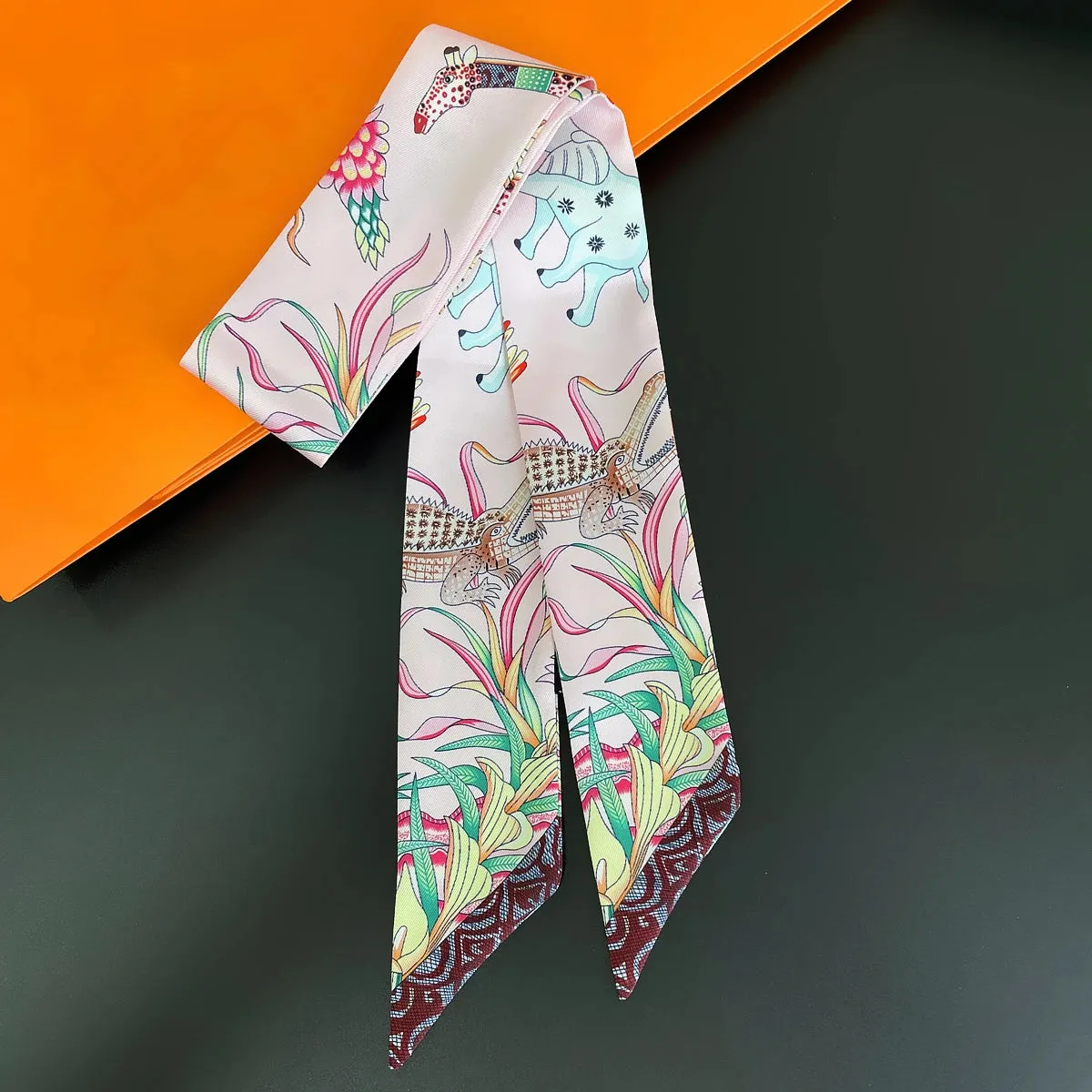 2024 Brand Design Zebra In Flowers Women Scarf Luxury Silk Scarf Fashion Hair Headband Foulard Skinny Bag Scarves Neckerchief