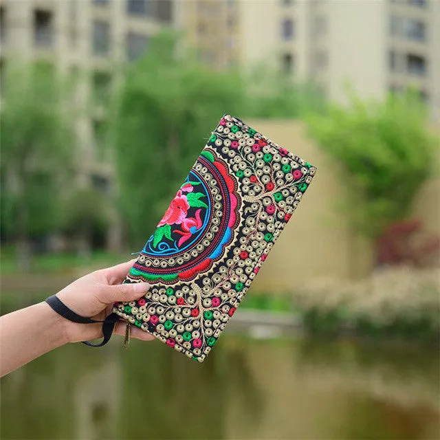 NEW 2017 Wristlet Women Handbag Purse Elegant Handmade Day Clutch Bag National Retro Embroidered Bag with Floral Design