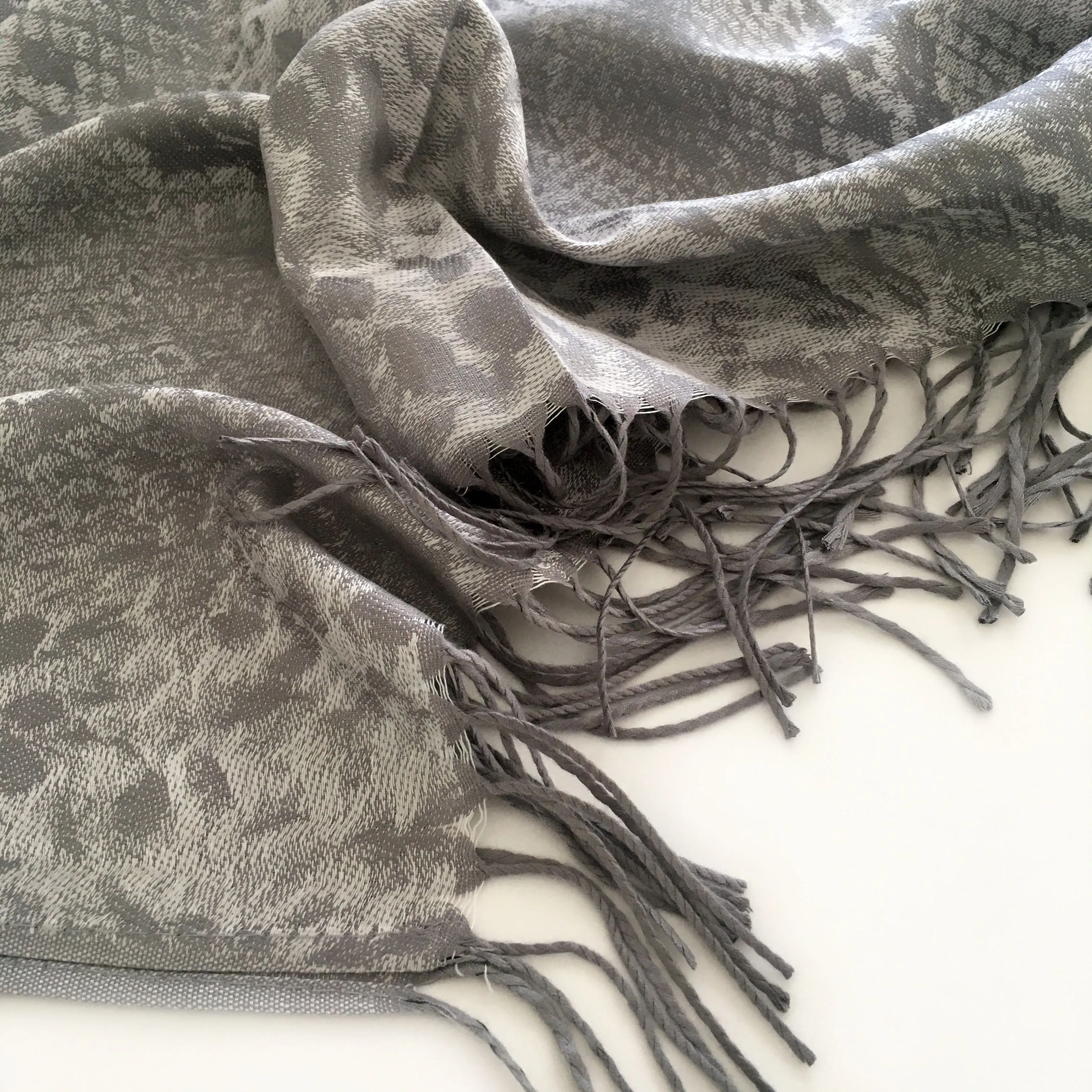 SILVER GREY LARGE SNAKESKIN PRINT REVERSIBLE PASHMINA SHAWL SCARF